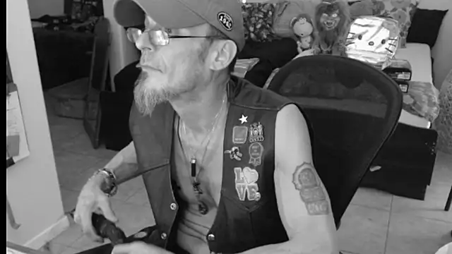 mycock2474u online show from 02/20/25, 03:34