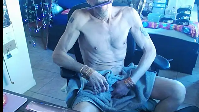 mycock2474u online show from 03/02/25, 03:37