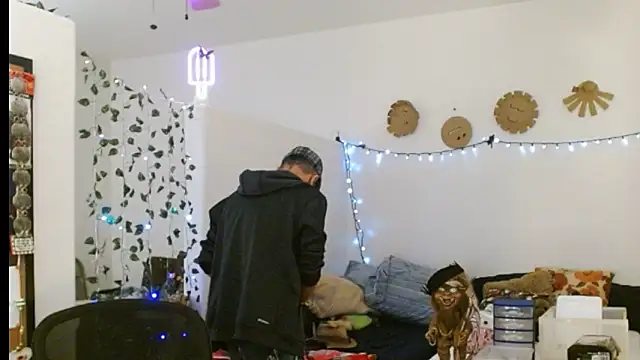 mycock2474u online show from 03/04/25, 07:30