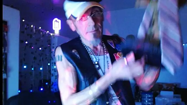 mycock2474u online show from 03/06/25, 12:09