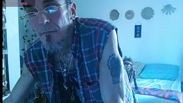 mycock2474u online show from 03/17/25, 01:14