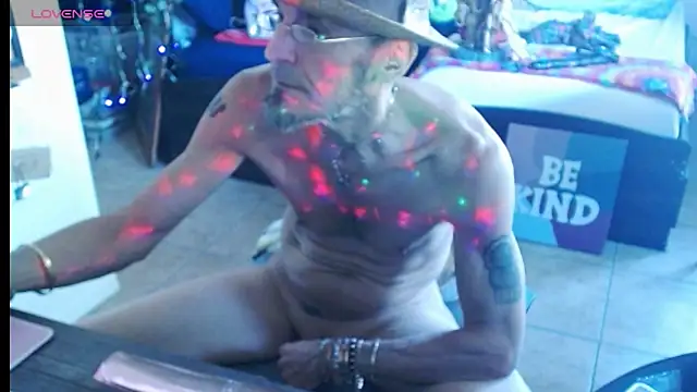 mycock2474u online show from 03/17/25, 04:33