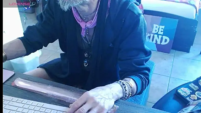 mycock2474u online show from 03/19/25, 04:02