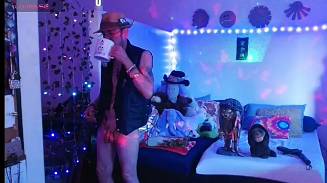 mycock2474u online show from 03/21/25, 01:34