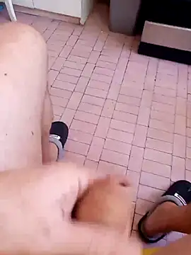 Snapshot of david_geam chatting on 12/19/24, 09:51 david geam online show from 12/19/24, 09:51