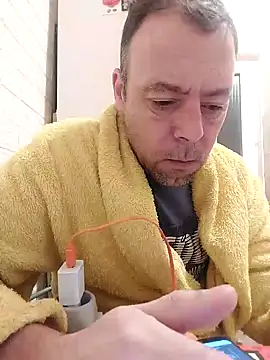 Snapshot of david_geam chatting on 01/09/25, 04:08 david geam online show from 01/09/25, 04:08