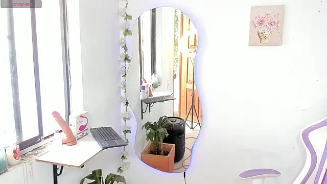 Snapshot of sofia_gold_ chatting on 05/27/26, 02:03 sofia gold online show from 05/27/26, 02:03
