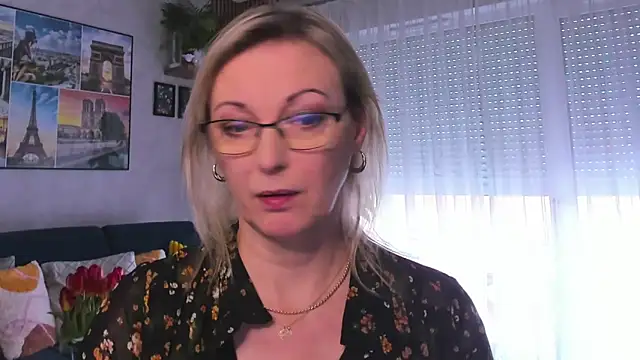 vanessa chat online show from 02/18/25, 02:27