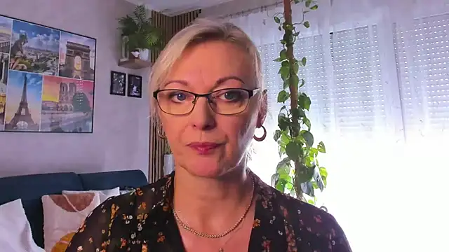 vanessa chat online show from 09/10/25, 01:22