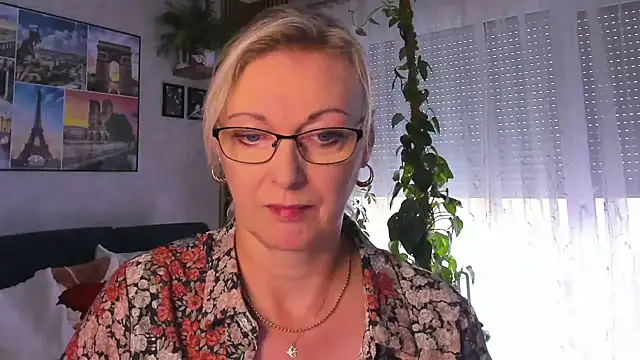 vanessa chat online show from 09/22/25, 01:24