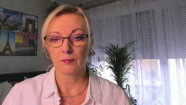 vanessa chat online show from 10/14/25, 01:23