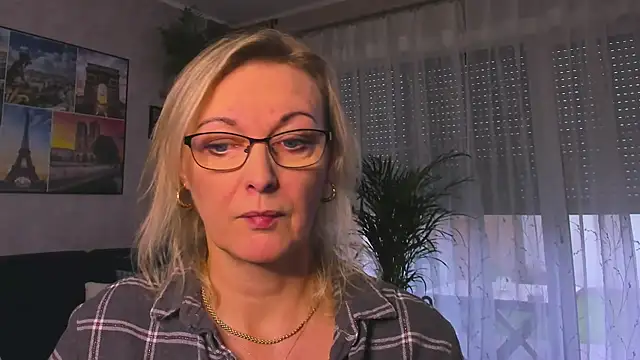 vanessa chat online show from 11/20/25, 02:17