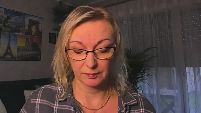 vanessa chat online show from 12/02/25, 02:23