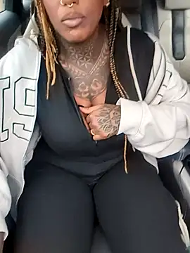 Snapshot of DarkDea chatting on 10/30/25, 02:51 DarkDea online show from 10/30/25, 02:51