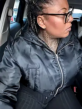 Snapshot of DarkDea chatting on 11/08/25, 01:44 DarkDea online show from 11/08/25, 01:44