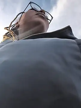 Snapshot of DarkDea chatting on 12/05/25, 12:47 DarkDea online show from 12/05/25, 12:47