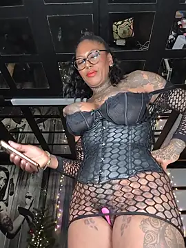 Snapshot of DarkDea chatting on 01/06/26, 04:21 DarkDea online show from 01/06/26, 04:21