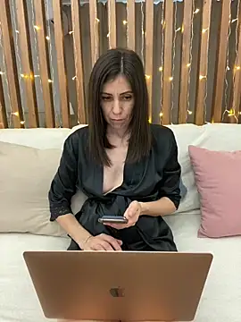 Snapshot of HotyWinter chatting on 02/19/25, 01:17 HotyWinter online show from 02/19/25, 01:17