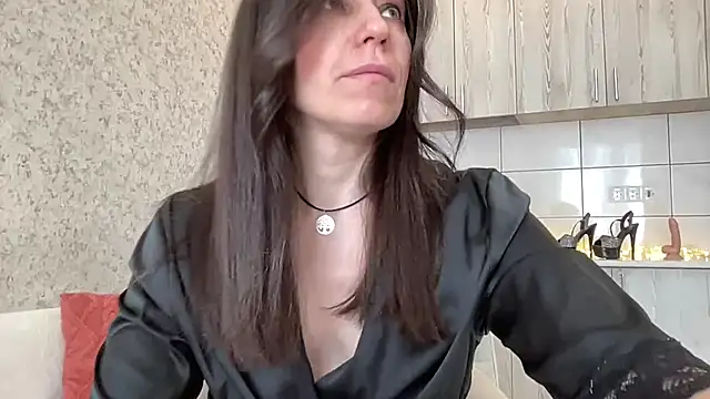 HotyWinter online show from 04/11/26, 04:50