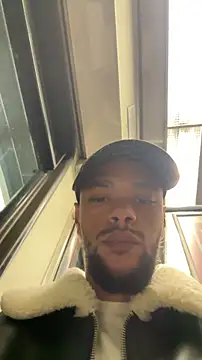 Lionayowe online show from 10/26/25, 07:53