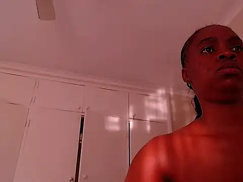 Snapshot of LuciousLips96 chatting on 07/11/26, 07:44 LuciousLips96 online show from 07/11/26, 07:44