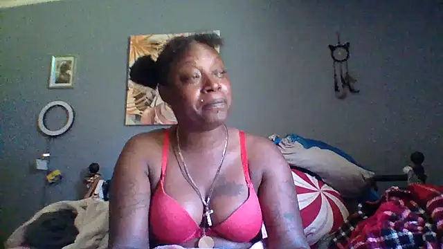 Snapshot of msdeedee chatting on 05/16/26, 04:39 msdeedee online show from 05/16/26, 04:39