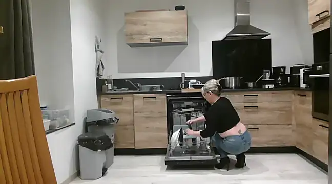 lilie69 online show from 02/13/25, 06:05