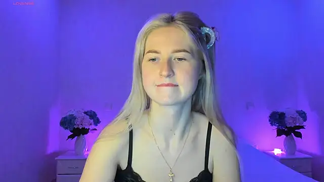 AnnaCarrera online show from 03/18/25, 09:32