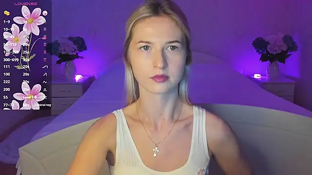 AnnaCarrera online show from 09/18/25, 06:32