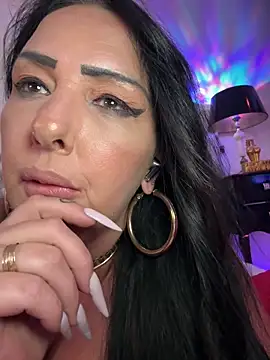 Snapshot of TiffanyRoxx chatting on 05/20/26, 10:05 TiffanyRoxx online show from 05/20/26, 10:05