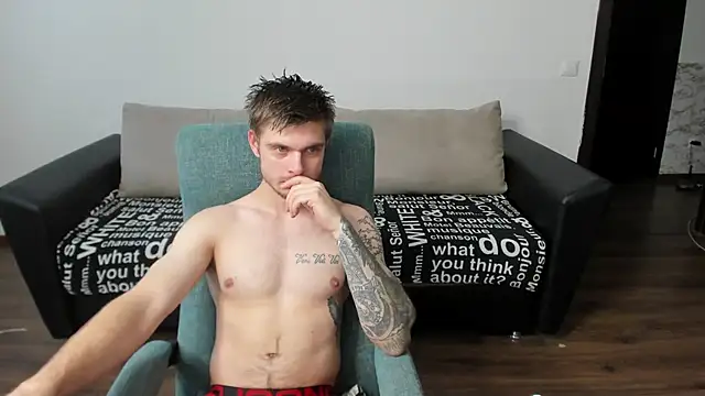 maks wolfis online show from 01/07/25, 08:34