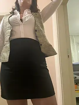 AlexandraGiogio online show from 04/17/26, 02:36