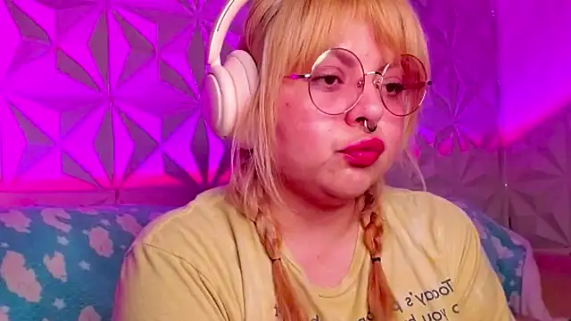 Satyn doll online show from 10/07/25, 11:46