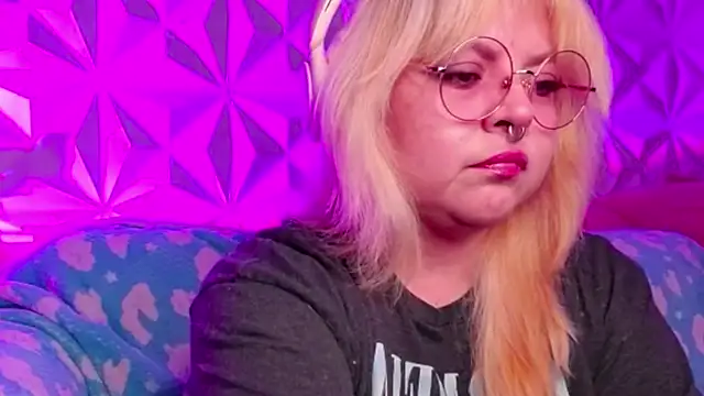 Satyn doll online show from 10/19/25, 10:10