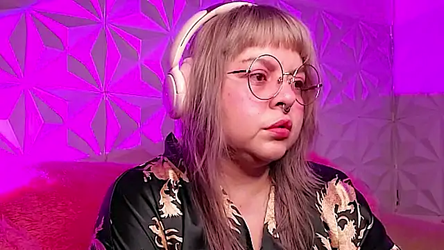 Satyn doll online show from 11/16/25, 10:37