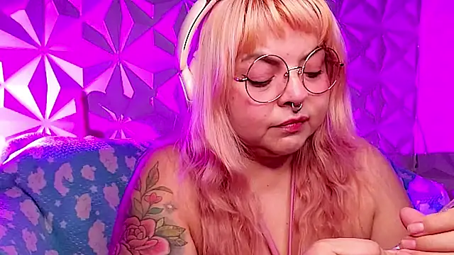 Satyn doll online show from 04/07/26, 12:22