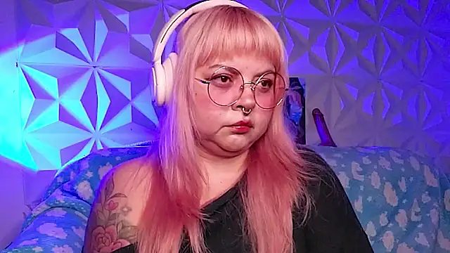 Satyn doll online show from 04/16/26, 12:44