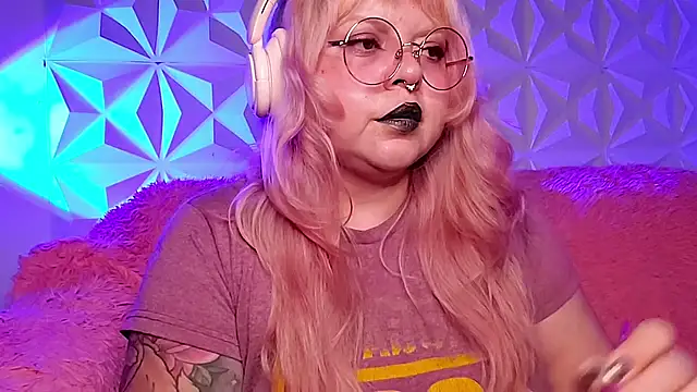 Satyn doll online show from 05/06/26, 12:41
