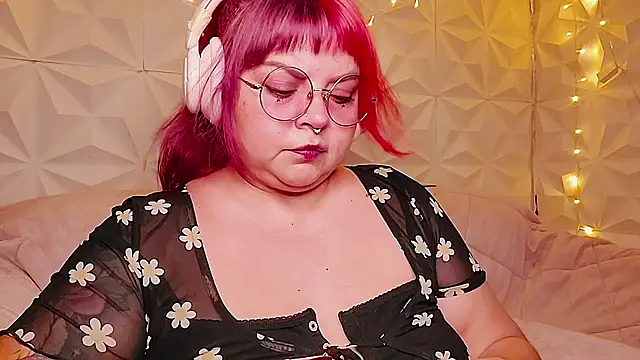 Snapshot of Satyn_doll chatting on 07/19/26, 12:14 Satyn doll online show from 07/19/26, 12:14
