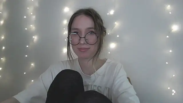  Hanna Moon  online show from 11/30/25, 11:14