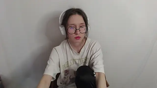  Hanna Moon  online show from 04/10/26, 07:46