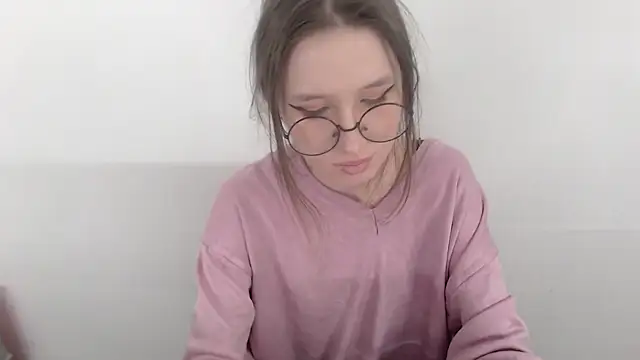  Hanna Moon  online show from 04/15/26, 12:12