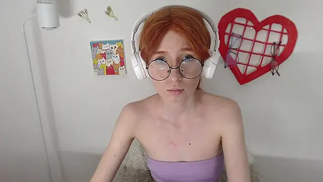 Snapshot of _Hanna_Moon_ chatting on 06/04/26, 02:01 Hanna Moon online show from 06/04/26, 02:01