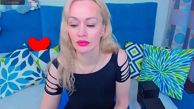 EllenMoore online show from 12/10/24, 06:11