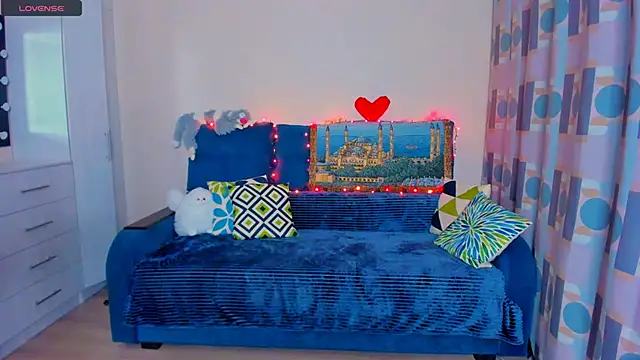 EllenMoore online show from 12/15/24, 02:30