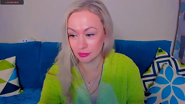 EllenMoore online show from 10/15/25, 03:06