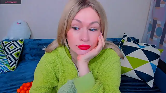 EllenMoore online show from 03/07/26, 03:03