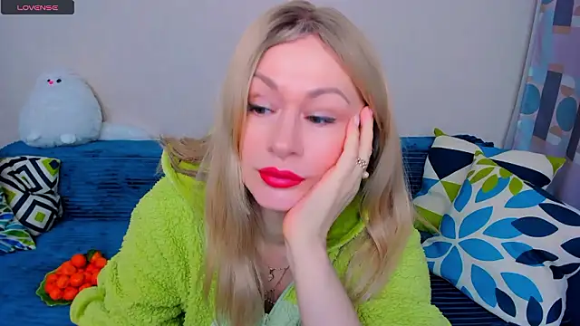 EllenMoore online show from 03/12/26, 03:01