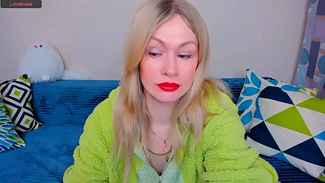 EllenMoore online show from 03/17/26, 03:22