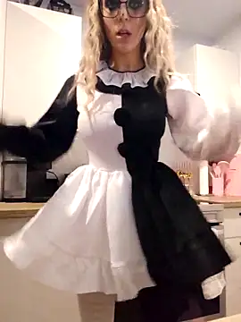 LilyOrion online show from 11/01/25, 12:12